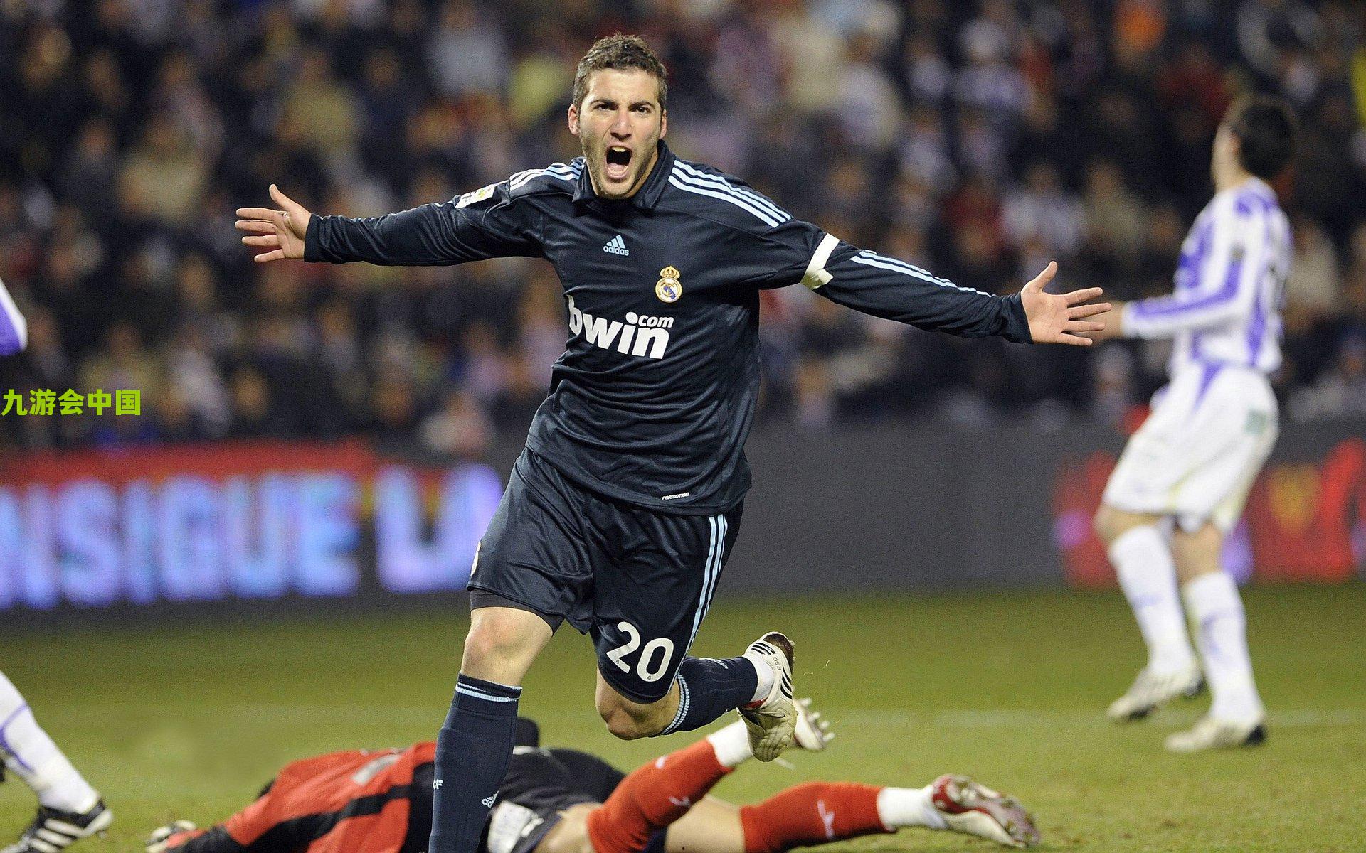 湖人成沃克下家头号热门！赔率榜力压勇士篮网居首，洛城或迎后场新引擎