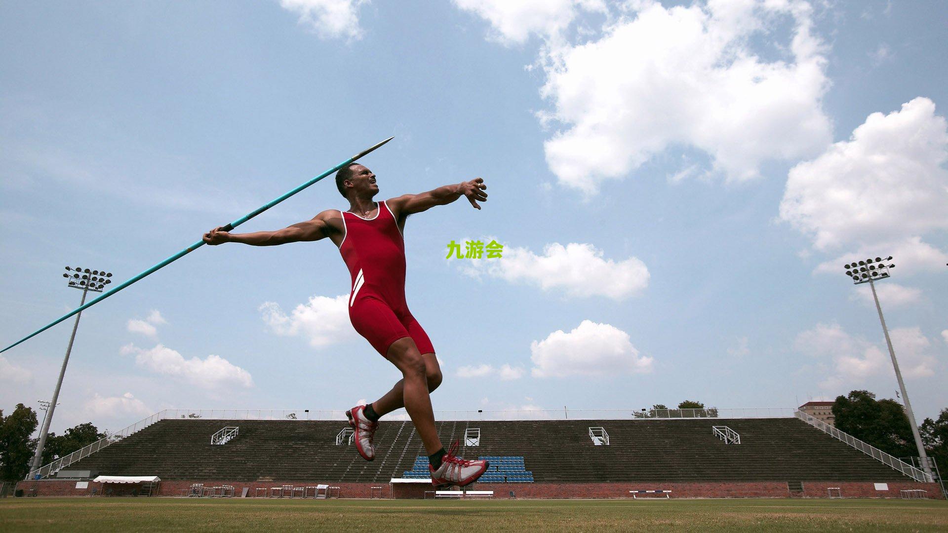内线硬汉统治末节！罗威8+11+3帽捍卫禁区，关键时刻连送火锅定胜局