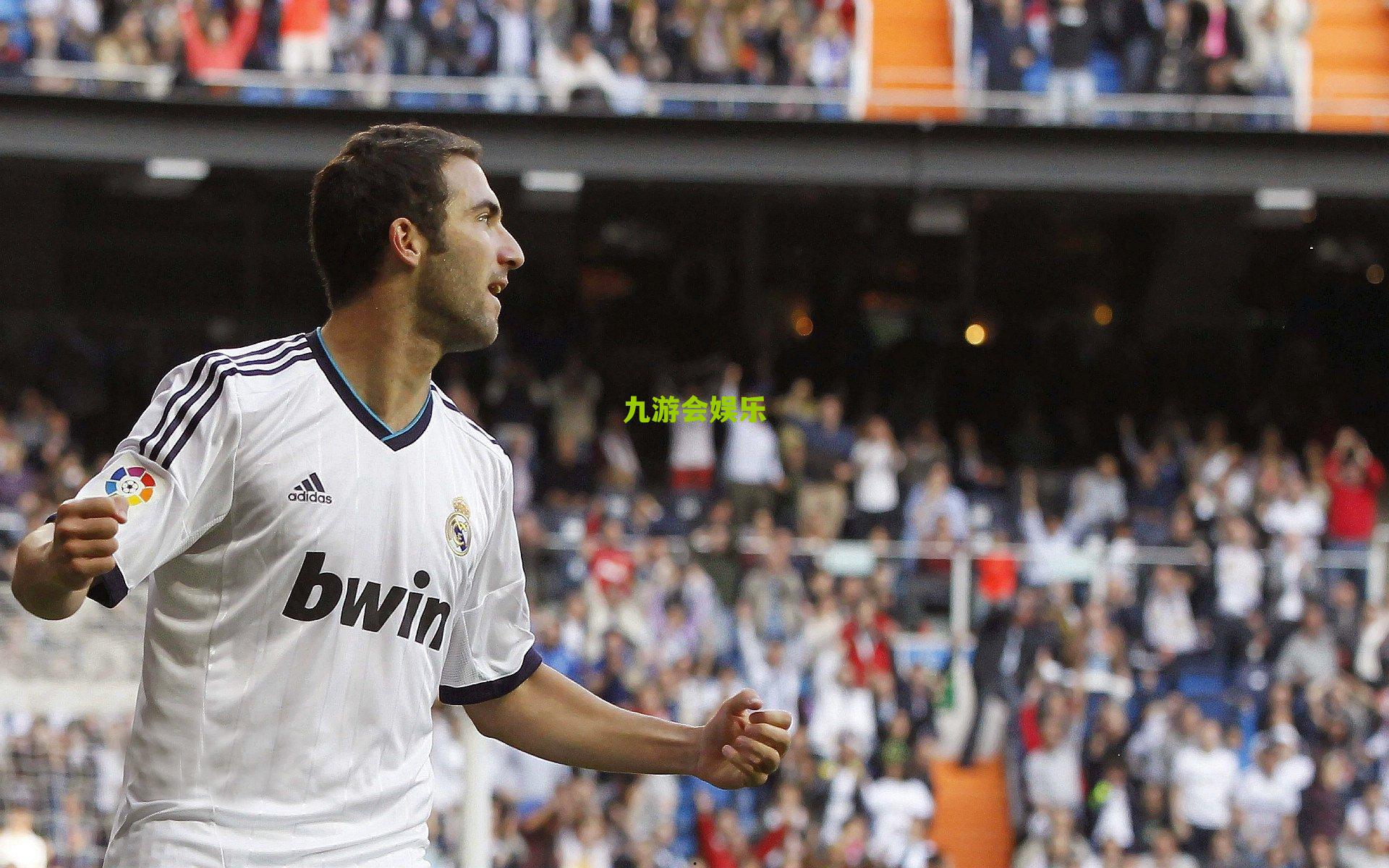 鲁超决战寒夜封王!荣昊任意球绝技定乾坤,泰山城建勇夺桂冠